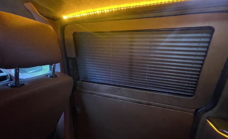 Kompakter Volkswagen Camper für 4 Personen