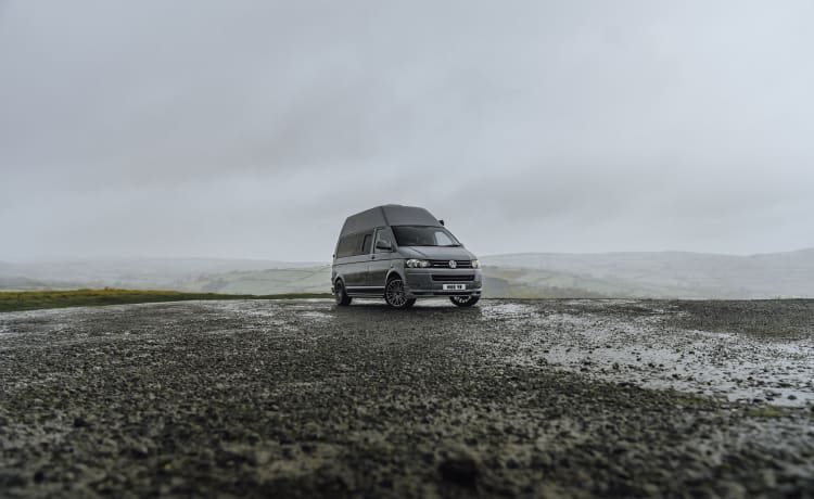 Grey – Volkswagen Camper mit 4 Schlafplätzen Brandneuer Umbau