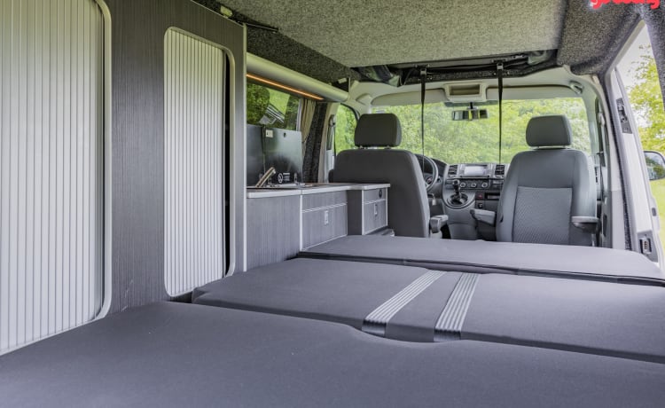 2015 – 4 persone Volkswagen Transporter t5 autobus camper 2015