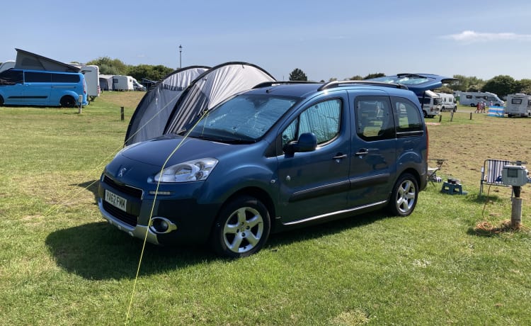 Peugeot Tepee Micro Camper met 2 slaapplaatsen