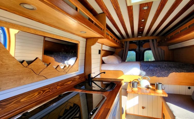 Stunning cosy Edinburgh camper, perfect for exploring Scotland