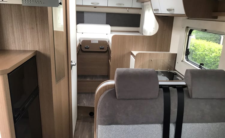 CARADO T338 Camper Clever Edition 2021 con aria condizionata