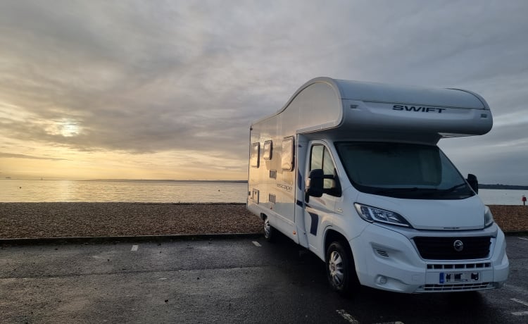 4 berth Swift Escape from 2015 - Explore the World in Comfort and Style