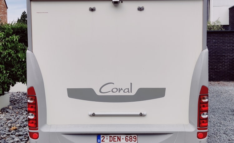 Adria coral S 670 SL (noleggio rimorchio possibile)