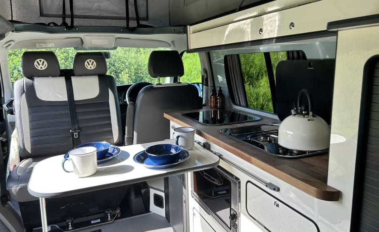 VW T6.1 Wohnmobil mit 4 Schlafplätzen 