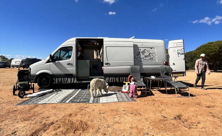 Camper Pioneer – Go on an adventure with our camper van Camper Pioneer