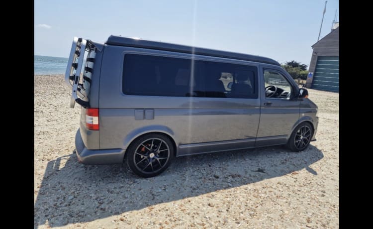 Cool Journeys – VW T5 4-persoons LWB Auto Sportieve Camper