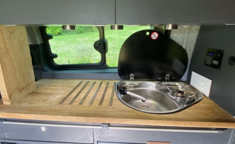 The Midlife Crisis – Rugged Ford Transit Custom Camper