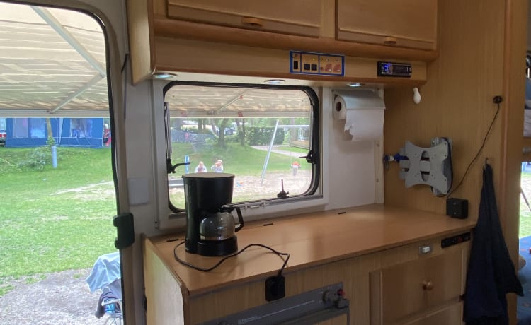 Super cool family camper