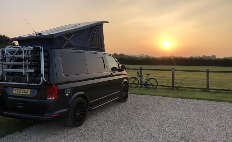 Seymour  – Luxury 2021 VW high spec campervan with flexible collection/drop-off