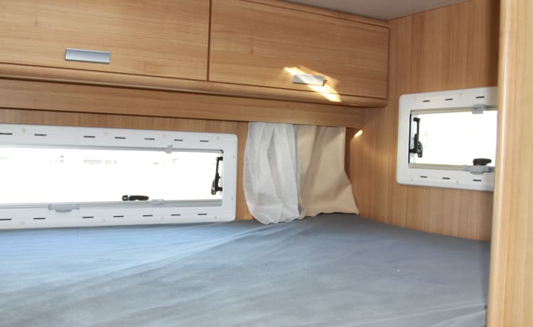 Super Brig 677 TC – Spazioso Super Brig 677 TC con 6 posti letto e garage XXL!