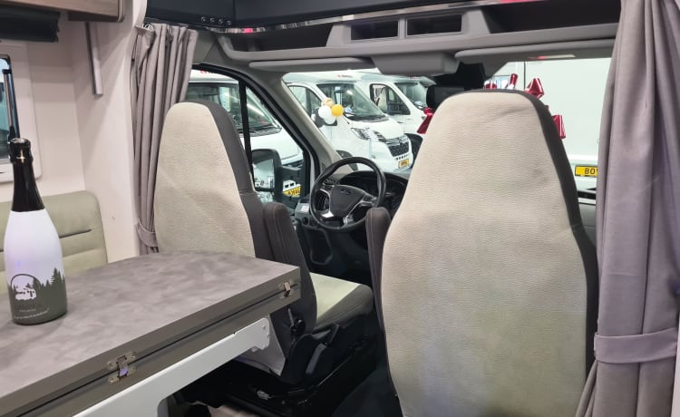 Camper vrijheid op top niveau – 4p Challenger semi-integrated from 2019