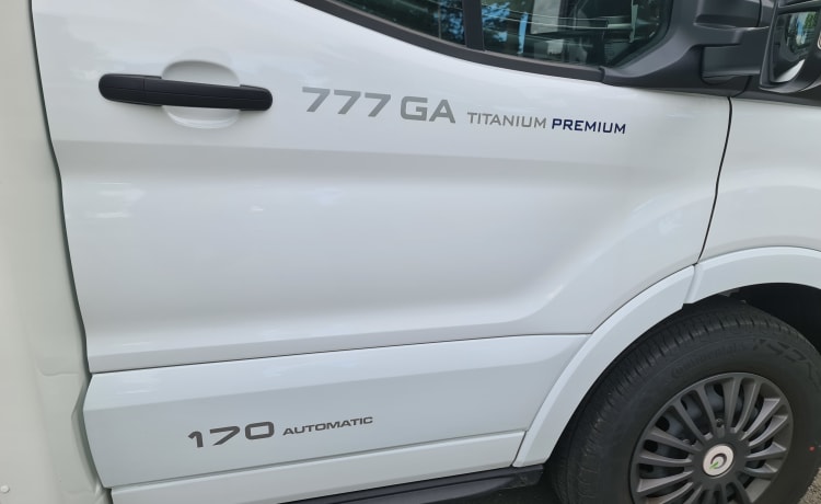 T814XB – Chausson 777GA Automatique Titanium Premium très luxueux, km gratuit