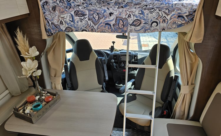 Forster A699 EB – Eura Mobil Alkoof familie camper 