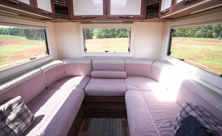 Roscoe – Luxury motorhome - sleeps 6 - Roller team 747