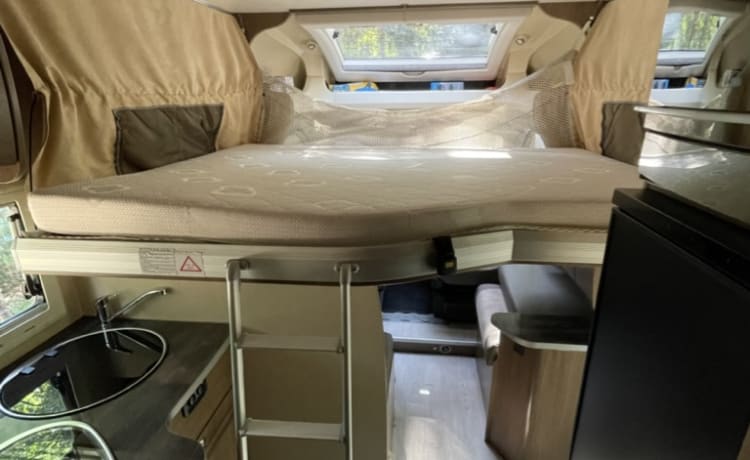 4-person Chausson semi-integrated from 2012