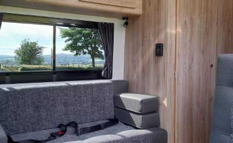 BP70 – Campervan/Motohome mit 4 Schlafplätzen - komplett ausgestattet für Ihr nächstes Abenteuer