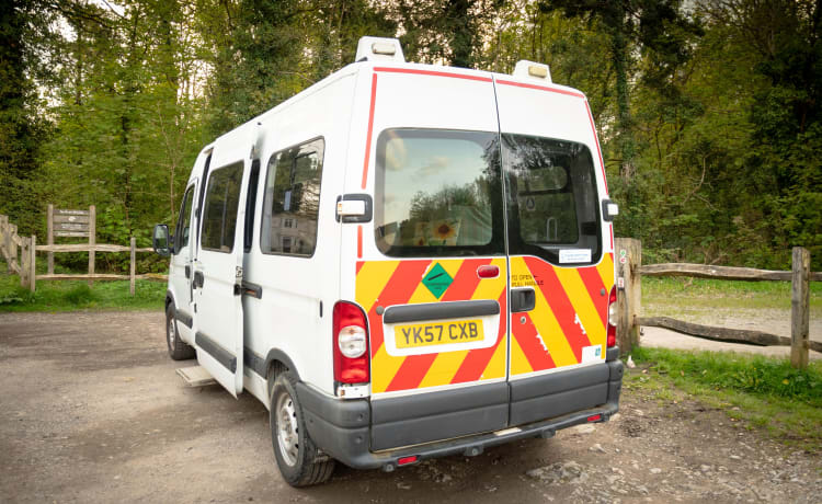 Annie The Ambulance – Ex-Ambulance, 3 Birth, Converted Campervan