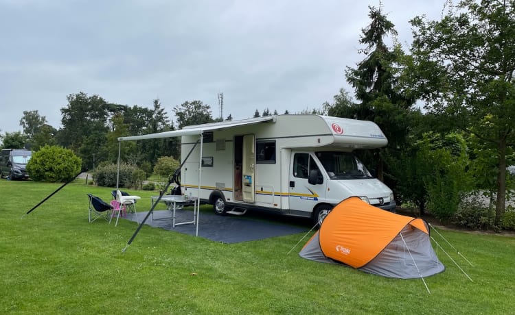 Eura Mobil – 6-persoons familie camper met heel veel ruimte en stapelbed