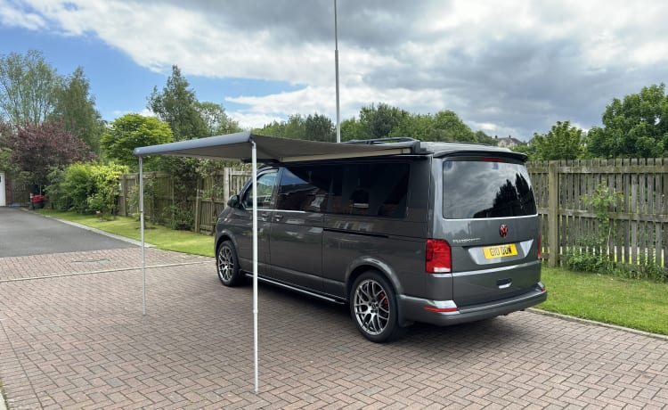 Caora  – 4-persoons Volkswagen High Spec campervan uit 2020