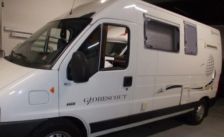 3p Globecar Luxusbus Camper 128 PS und Fahrradträger