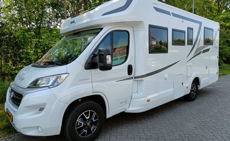 4p McLouis semi-integrated from 2019 - Mint condition!