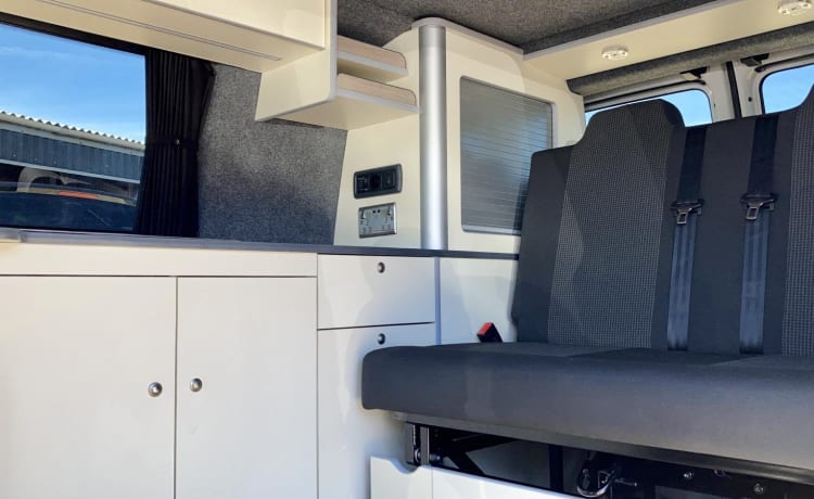 Camper per famiglie VW T6.1 vicino ai confini di Somerset, Devon e Dorset