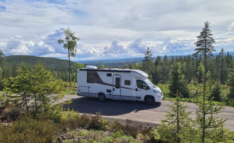 Profitez du confort et de la liberté avec ce nouveau camping-car semi-intégré