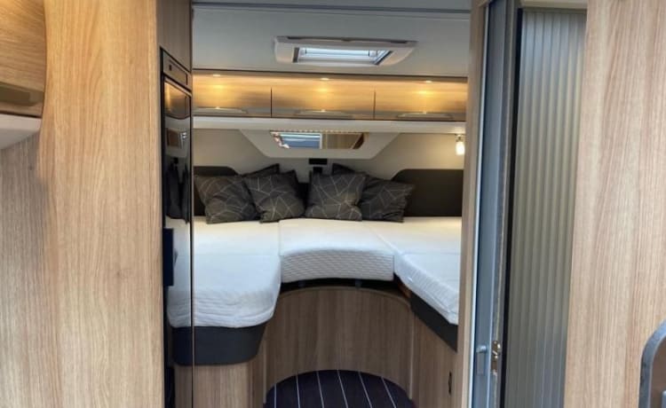 Sinne – Beautiful luxury KNAUS SKY TI PLATINUM Automatic 160 HP very economical 