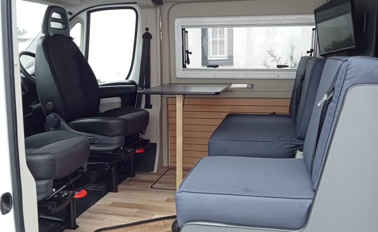 Highland camper – conversione del furgone della famiglia a quattro cuccette