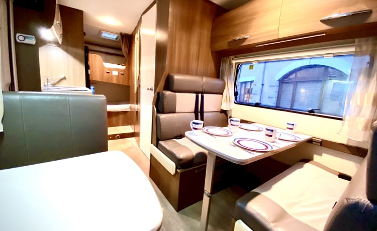 Our Mobile Apartment – 6 berth Chausson Flash