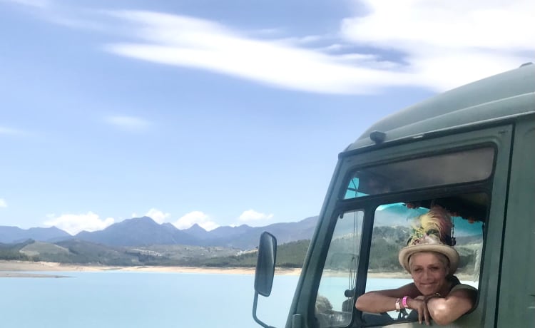 Bhumi – My romantic Mercedes campertruck is looking for adventure 