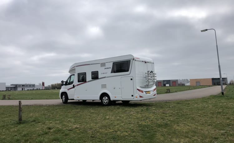 Beautiful Dethleff's camper with automatic transmission