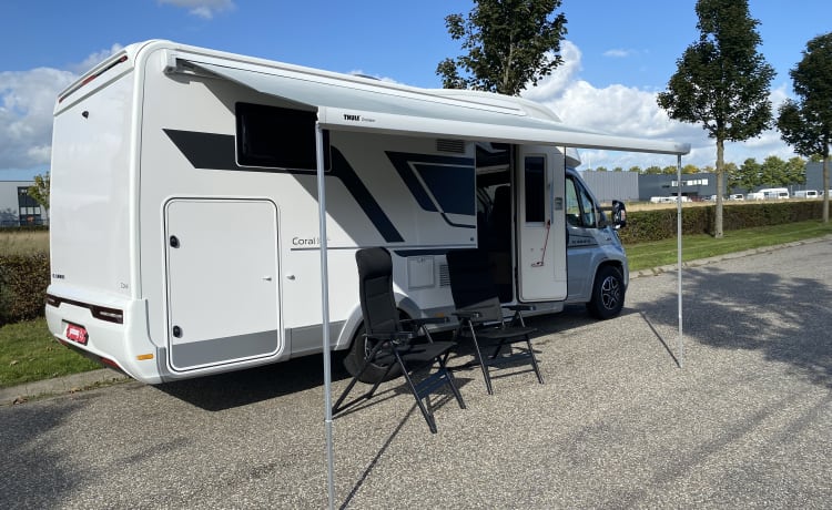 Coral suite on wheels – Luxe 2 personnes Adria Coral 650DL transmission automatique semi-intégrée à partir de 2022