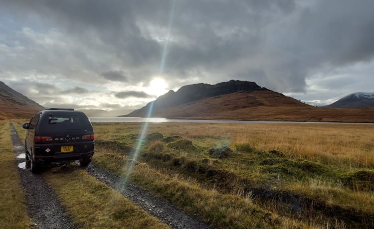 Wee Mitsy  – Cozy 2berth Mitsubishi Delica campervan from 2003