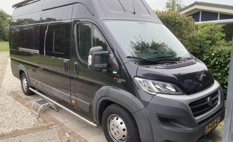 Camping-car Fiat Ducato, 3 personnes. 2,10 hauteur debout !