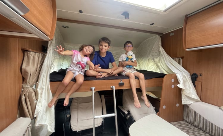 Bmax – Camping car familial 