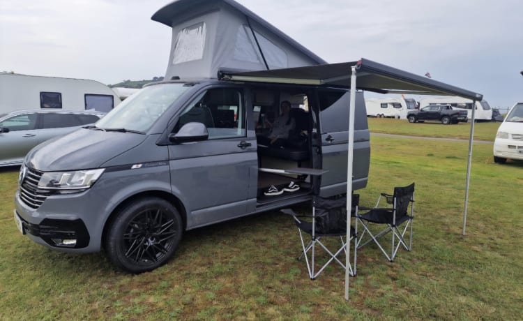 Grey Bae  – TOP SPEC | Overnight heating | Built in projector | VW 4 berth conversion