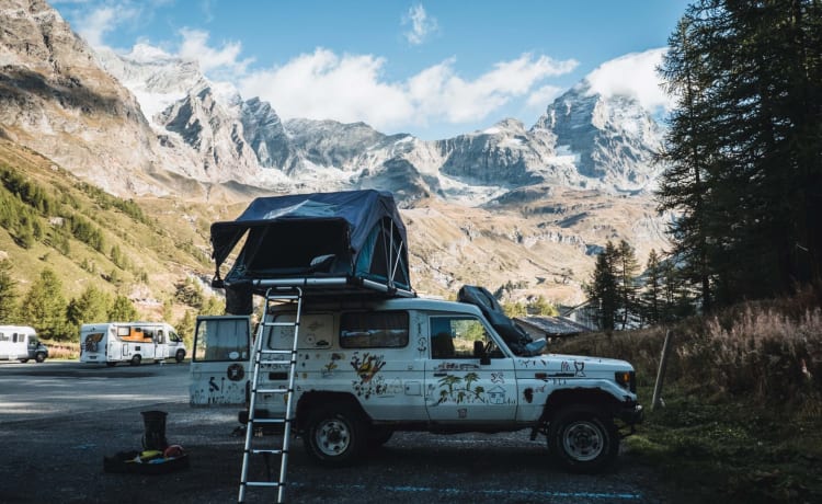 Croiseur de camping unique 4x4 avec tente de toit