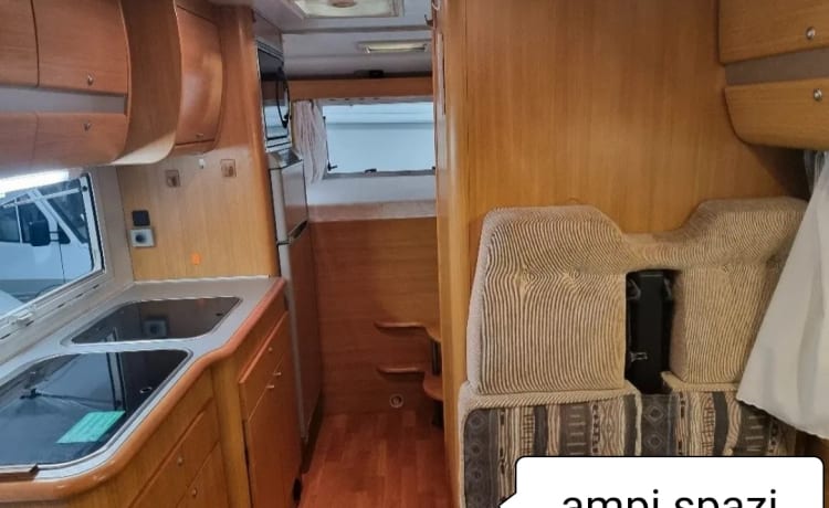 Irene – Comfortable clean 6 beds and 4 travel seats