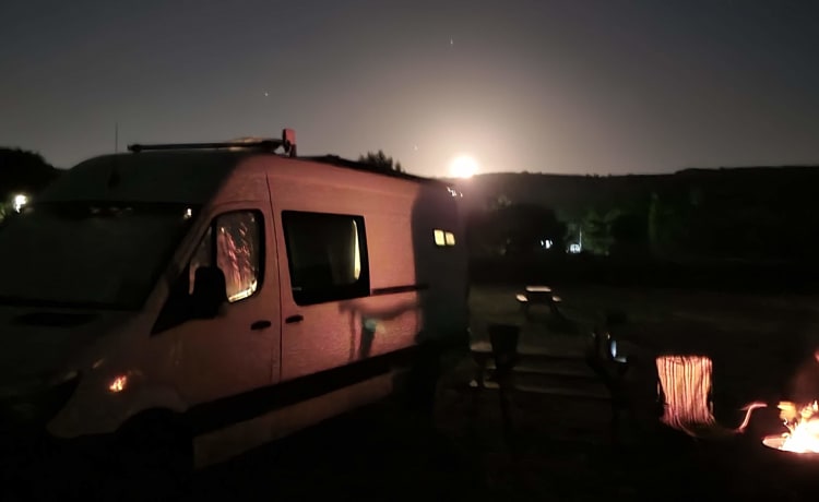 Buzz – 4 berth Mercedes LWB Sprinter - Epic Adventure Van