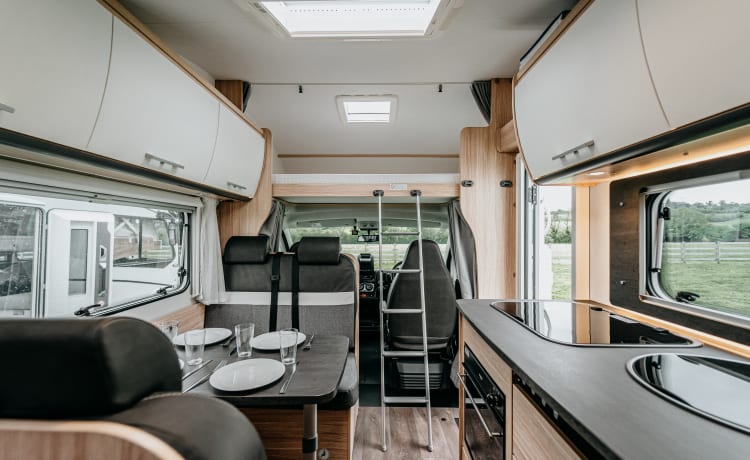 H1 – FIAT SUNLIGHT A70 -  Sleeps 6, Perfect for the whole family