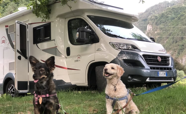 Piccolino – Reis comfortabel en veilig in een kleine camper.