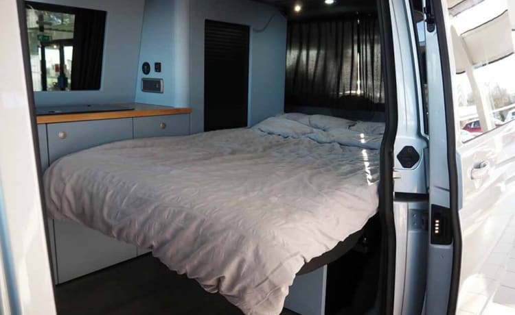 VW 4 M – Camper Volkswagen a 4 posti letto del 2024