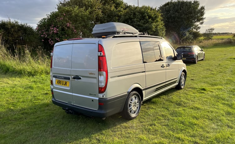 Vito  – Mercedes-Benz Campervan mit 2 Schlafplätzen, Baujahr 2011