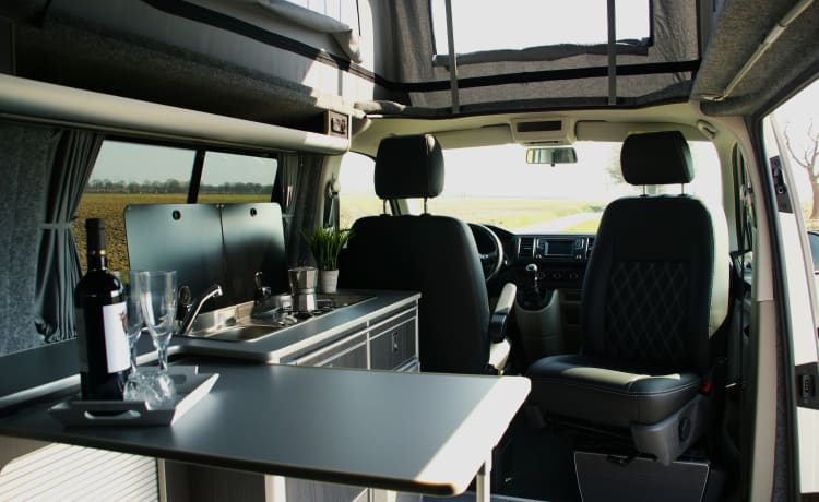 Volkswagen T5/6 5 person camper for rent