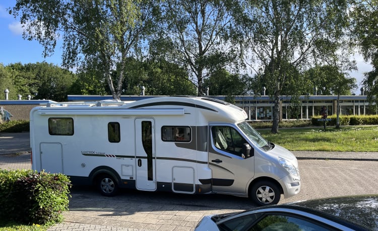 Fully and very luxuriously equipped 2 persons (max 3) Adria Matrix Suprème