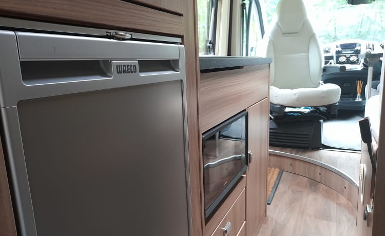 Victor – Fiat Ducato Autosleeper, confort et commodité pour de superbes excursions en famille