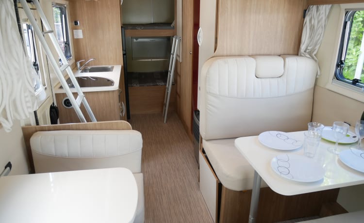 Rimor Alcove 7 persons seats- 6 berths