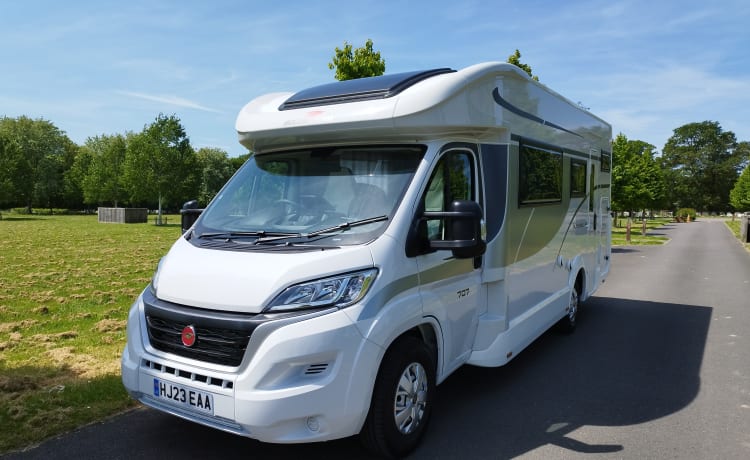 New and Luxurious 2023 Reg, Roller Team Autoroller 707 automatic Motorhome 